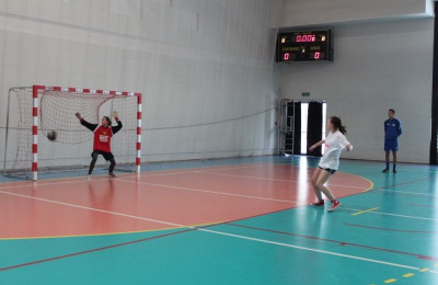  II Mikołajkowym Turnieju Dziewcząt w Piłce Nożnej o Puchar Dyrektora OSiR