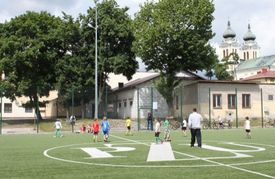 Turniej piłkarski "Przygotowujemy się do Euro" na boisku "Orlika" przy Szkole Podstawowej nr 1
