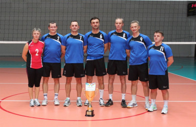 Nauczyciele ZSBiO zwycięzcami XVI Turnieju Piłki Siatkowej o Puchar Powiatowego Prezesa ZNP w Biłgoraju