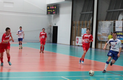 Wysoki nurt Wisły w Biłgoraju - turniej piłkarski juniorów młodszych